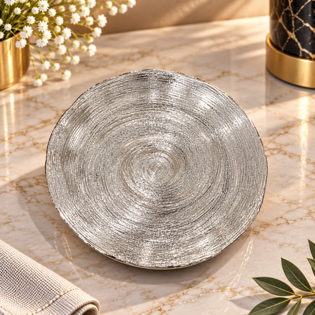 Luna Silver Small Plate – Textured Metallic Finish – 20 × 20 × 1.5 cm