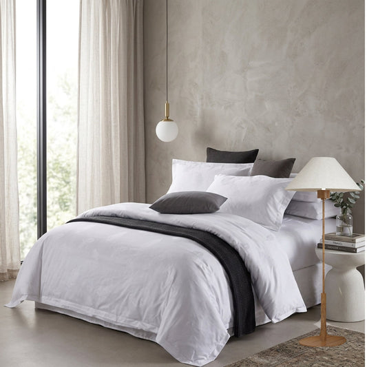 Feather Flower White Duvet Cover & Bed Linen Set – Premium Microfibre Bedding