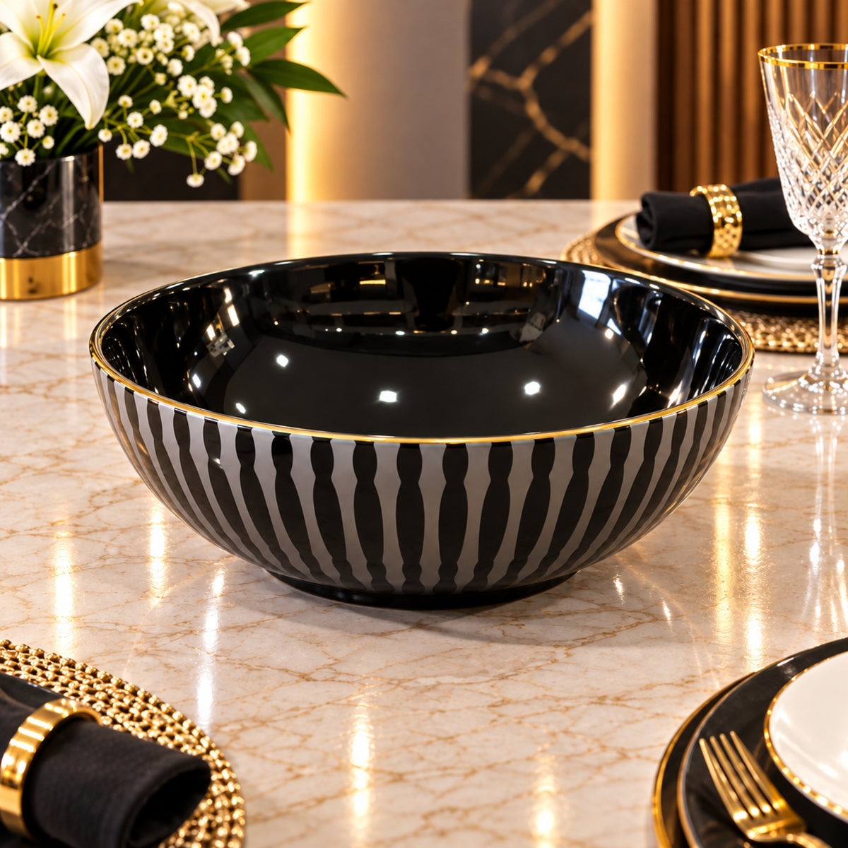 26cm Black Serving Bowl with Gold Rim – Elegant Patterned Design