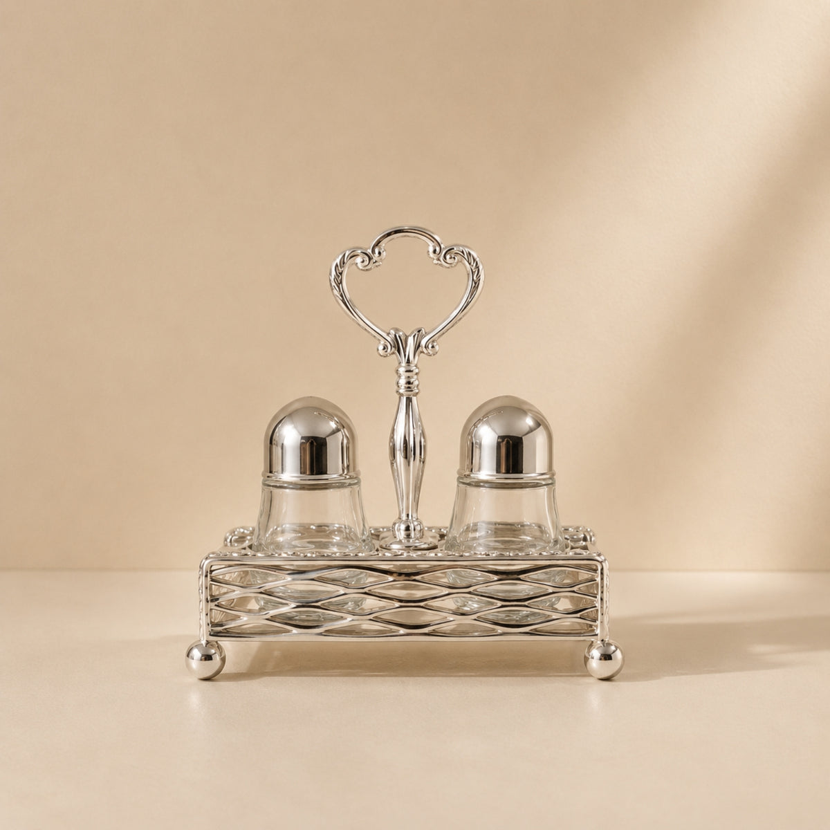 Calla Lily Handle Fan-Shaped Salt & Pepper Shaker Set with Silver Stand